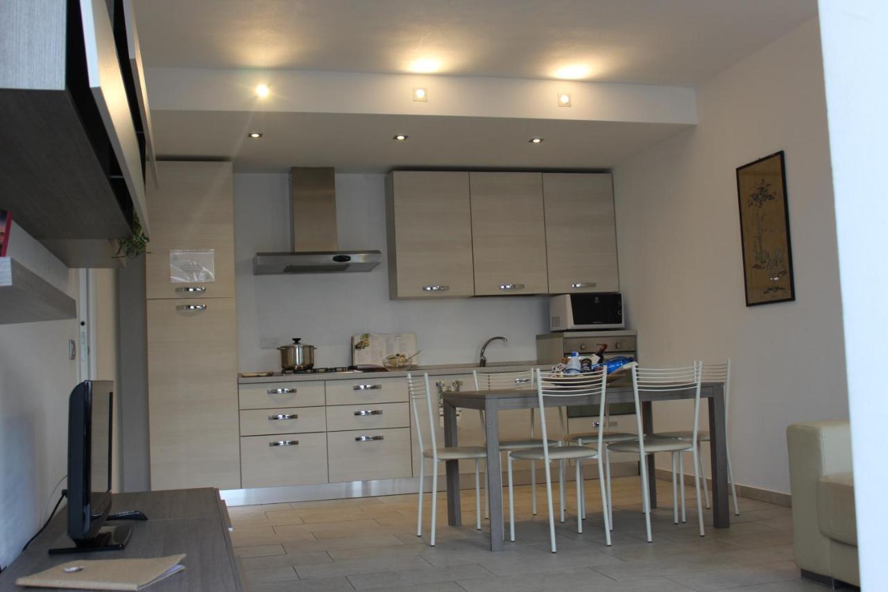 Romantic Dream On The Lake Apartment เลซเซโน ภายนอก รูปภาพ