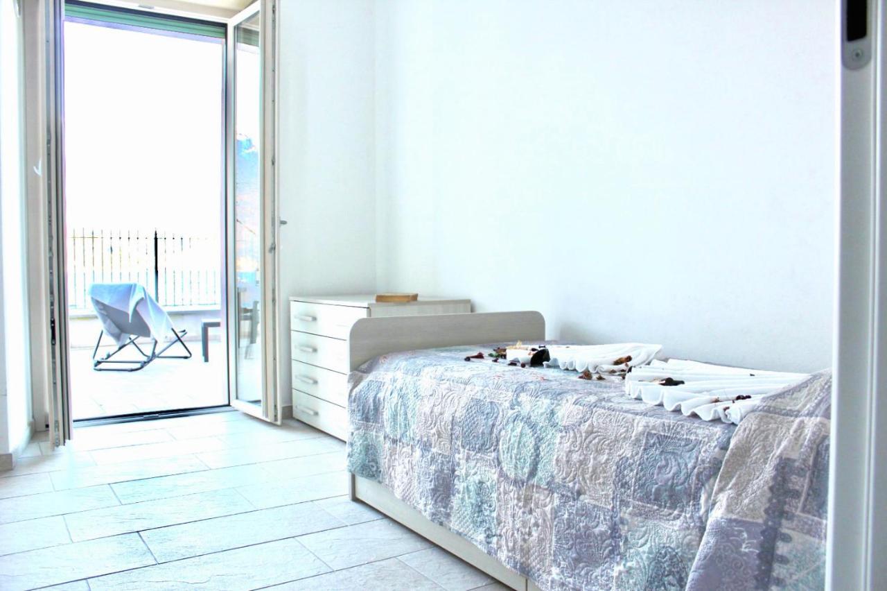 Romantic Dream On The Lake Apartment เลซเซโน ภายนอก รูปภาพ